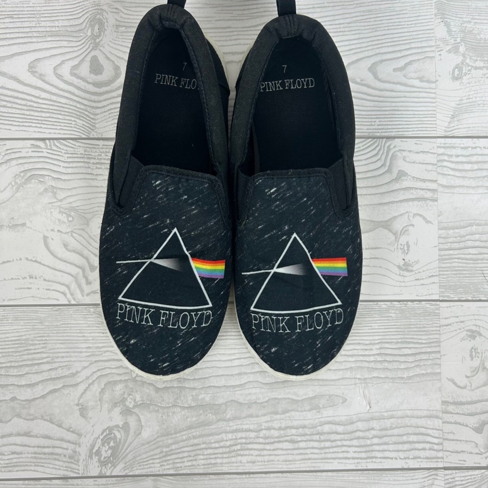 Pink Floyd Slip-On Shoes Size 7 Black Canvas Casual Sneakers Men's‎ or women's